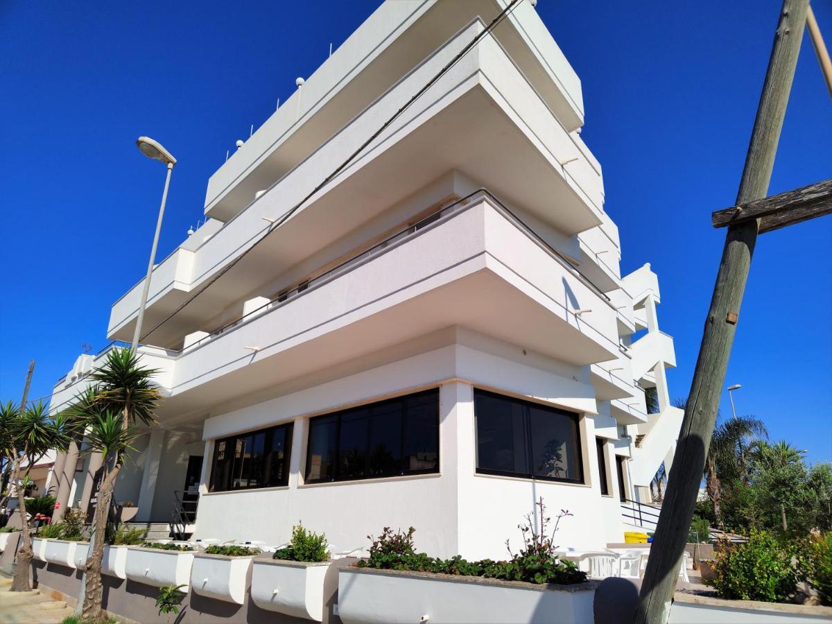 Hotel Baia del Cigno Torre San Giovanni Ugento Esterno foto
